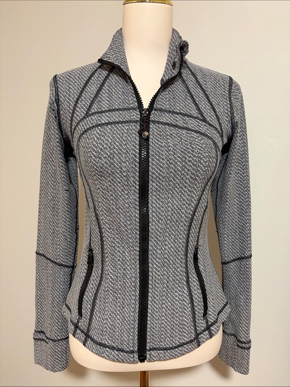 Lululemon Women’s Zip-Up Jacket Size 4